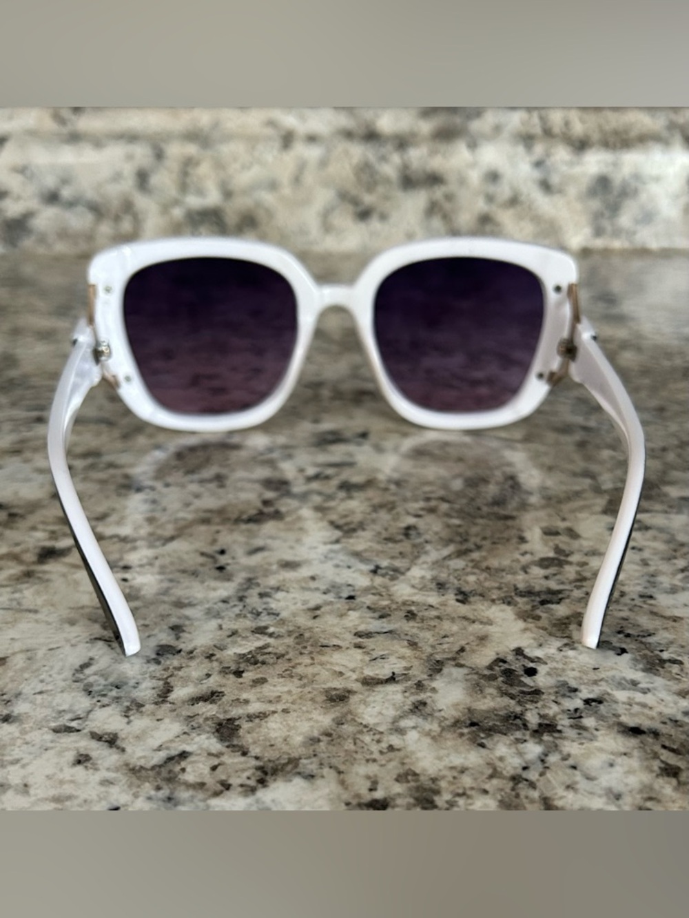 Jessica Simpson Oversized Square Sunglasses White Black Gold JS Logo Purple Tint - Picture 12 of 13